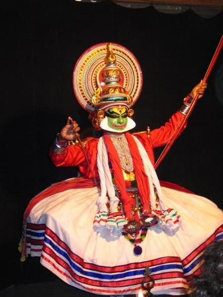 842148-Kathakali--wird-als-eine-der-aeltesten-Tanzformen-angesehen-3.jpg