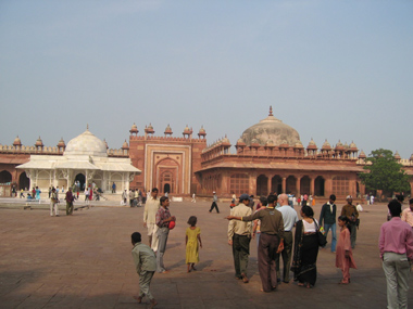 Fatehpur-Sikri-Chishti-Tomb.jpg